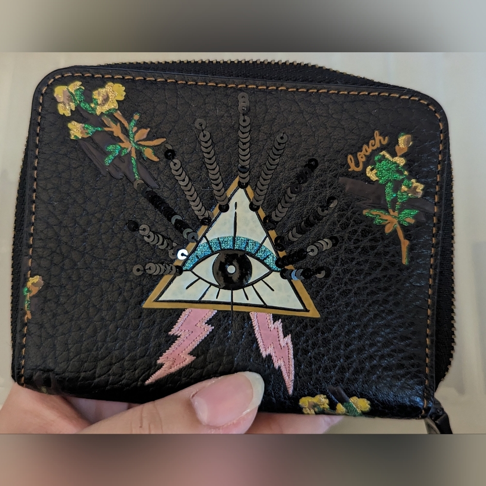 ❌SOLD❌Coach Small Zip Around Pyramid Eye Wallet